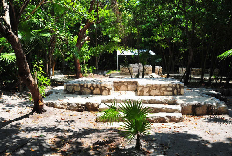 El Rey y San Miguelito, Cancún