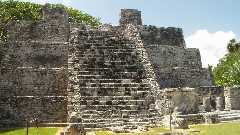 Zona Arqueológica El Meco, Quintana Roo - TuriMexico