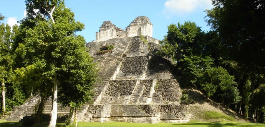 La bella Zona Arqueológica Dzibanché en Quintana Roo