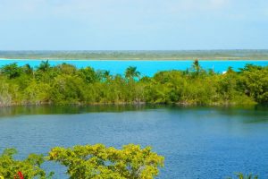 El sorprendente Cenote Azul en Quintana Roo