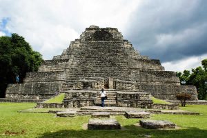 Recorriendo la Zona Arqueológica Chacchoben en Quintana Roo