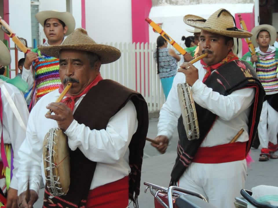 Tastoanes, Matlachines y Sonajeros en Jalisco